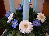 教会堂に生けられた花たち
